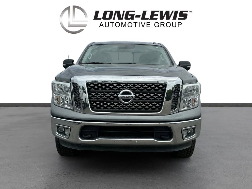 Used 2018 Nissan Titan SV AWD/4WD image 11