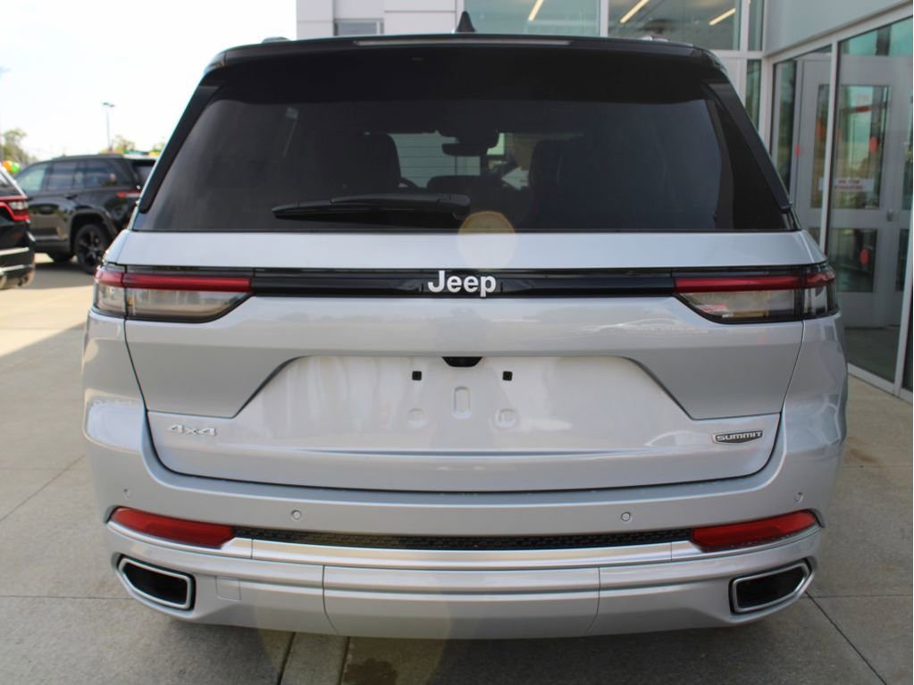 New 2025 Jeep Grand Cherokee Summit image 8