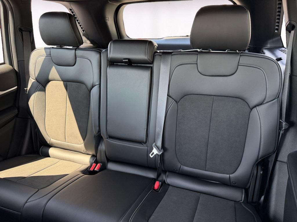 New 2026 Jeep Grand Cherokee Altitude AWD/4WD image 13