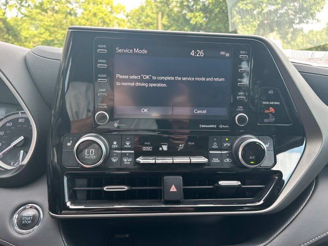 Used 2022 Toyota Highlander XLE AWD/4WD image 24