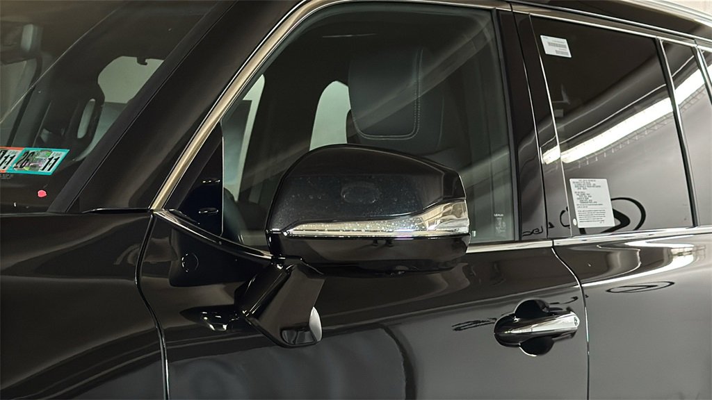 New 2025 Lexus LX 600 4WD w/ Luxury Package image 5