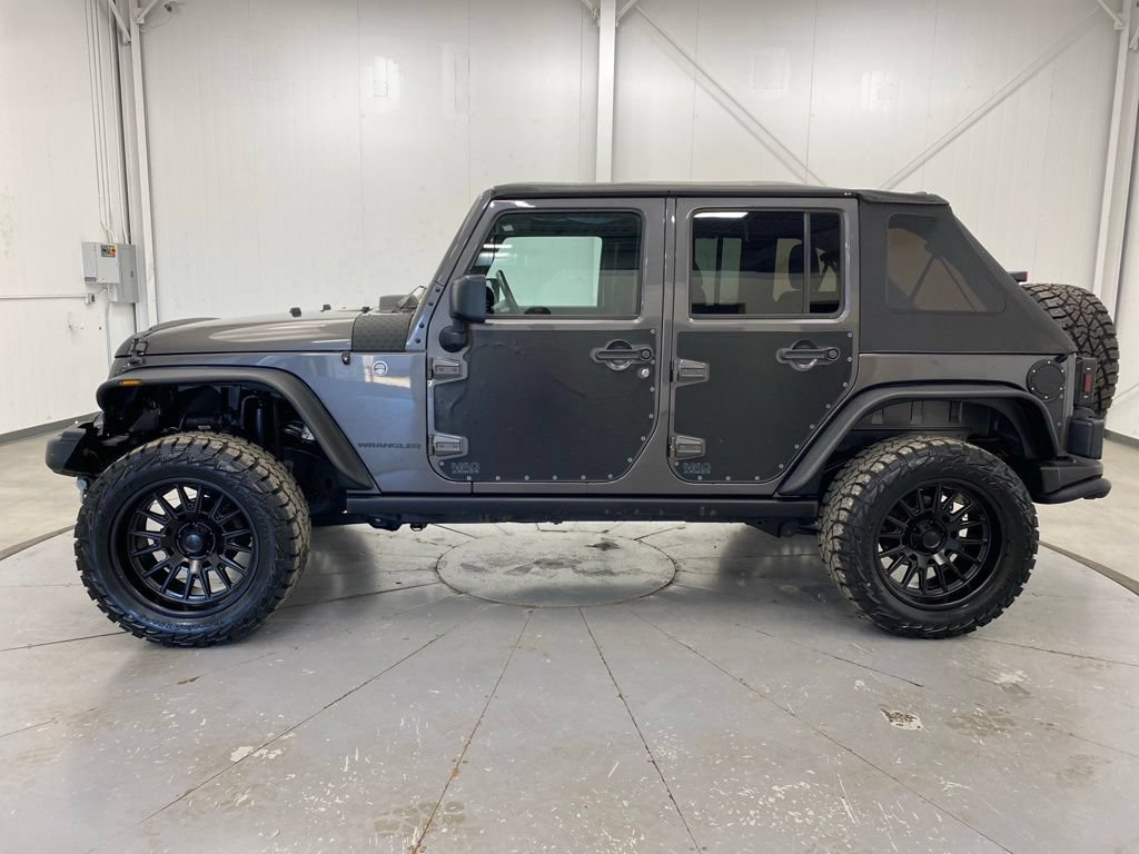 Used 2016 Jeep Wrangler Unlimited Sahara AWD/4WD image 4
