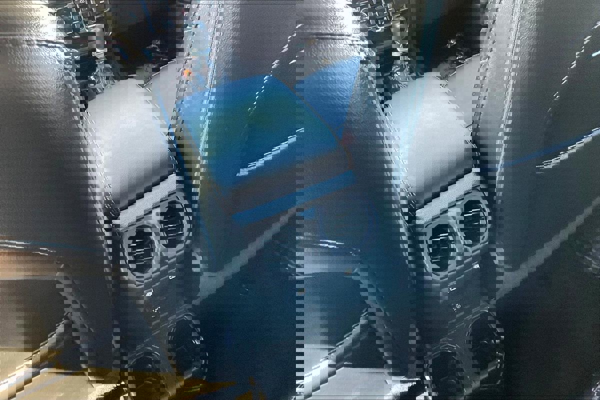 Used 2023 Jeep Gladiator Overland image 12