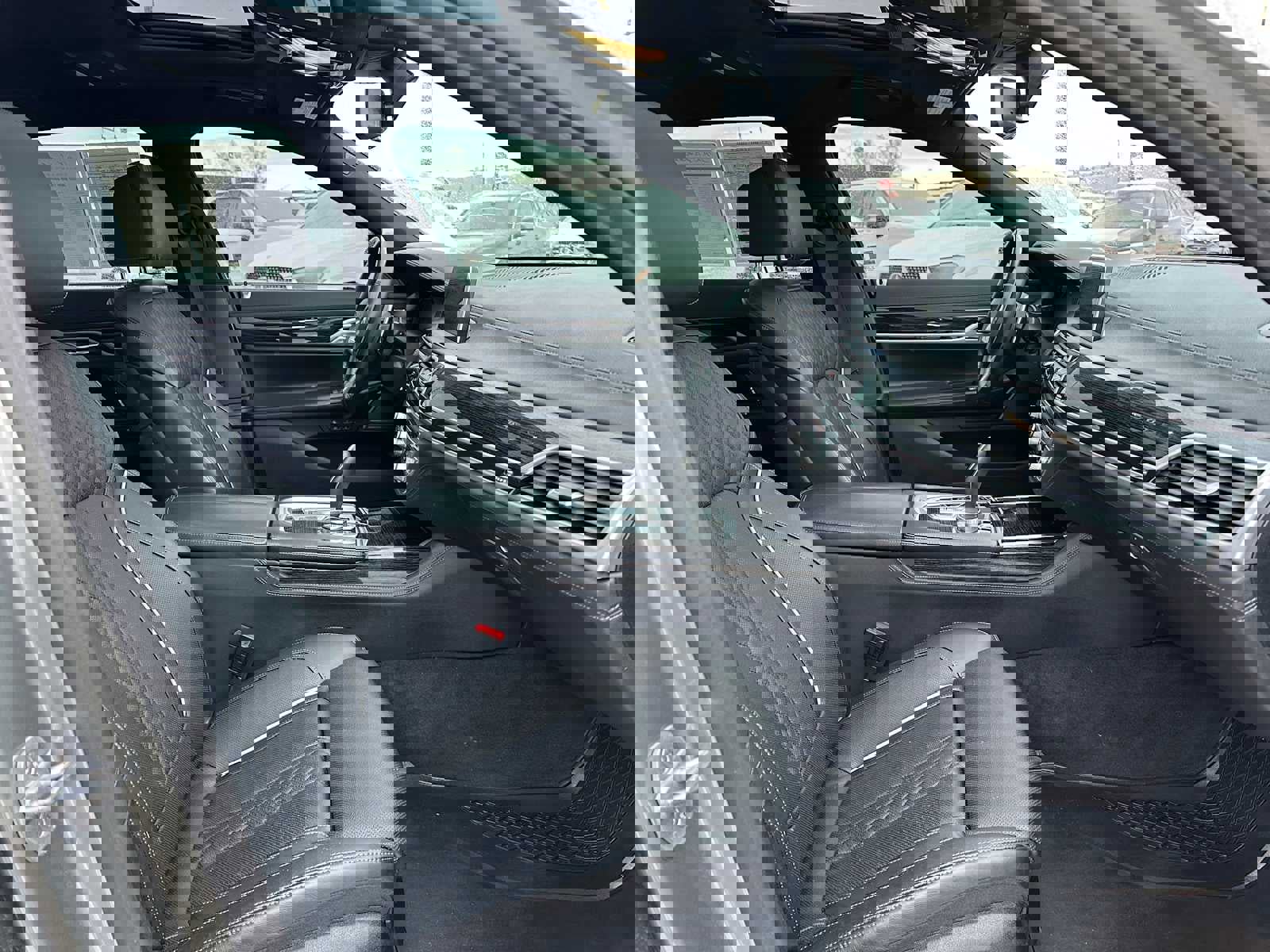 Used 2020 BMW 750i xDrive w/ M Sport Package image 10