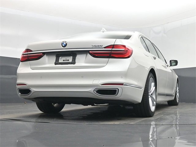 Used 2017 BMW 750i image 54