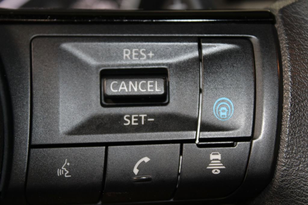 Used 2023 Nissan Rogue SV AWD/4WD image 26