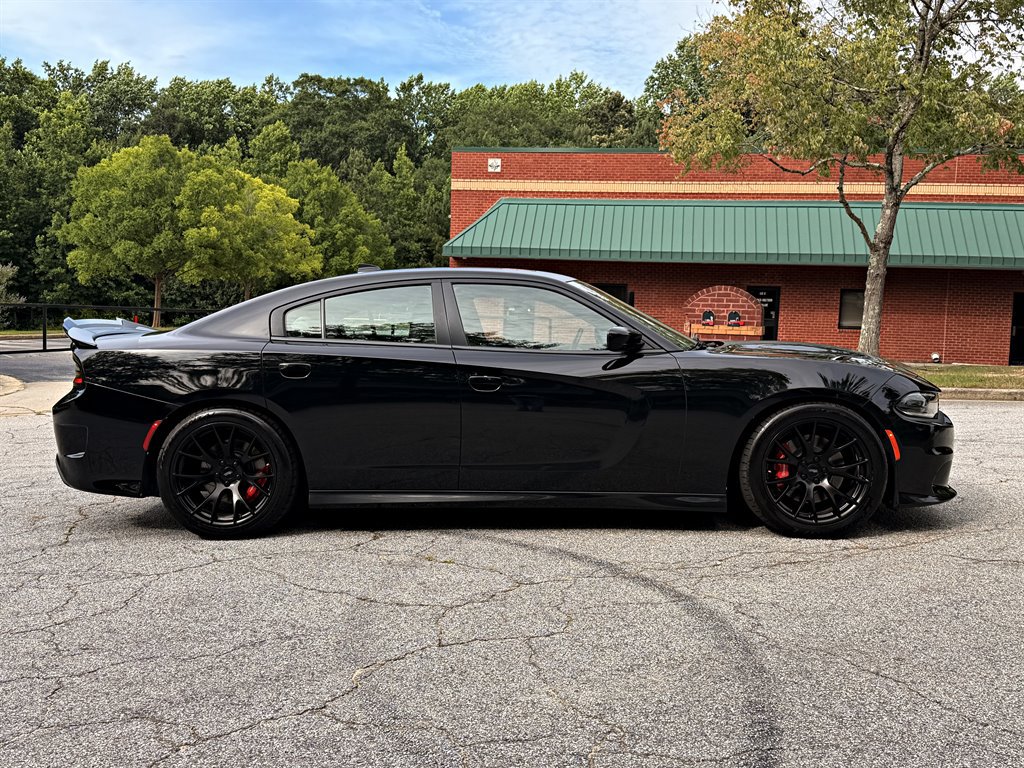 Used 2018 Dodge Charger R/T RWD image 4