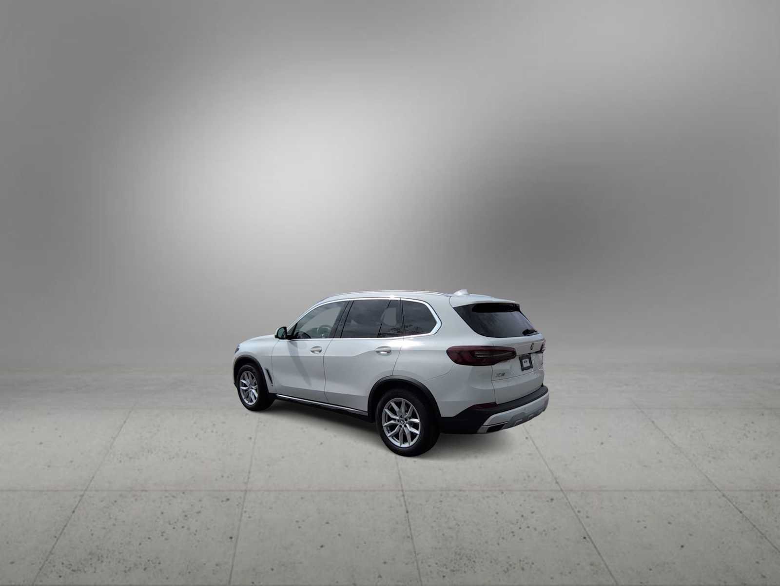 Used 2022 BMW X5 sDrive40i w/ Parking Assistance Package RWD image 6