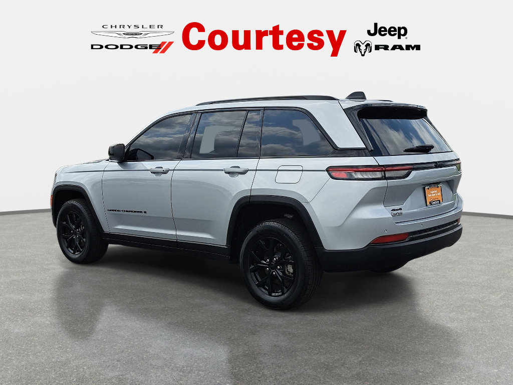 Certified 2025 Jeep Grand Cherokee Altitude AWD/4WD image 6