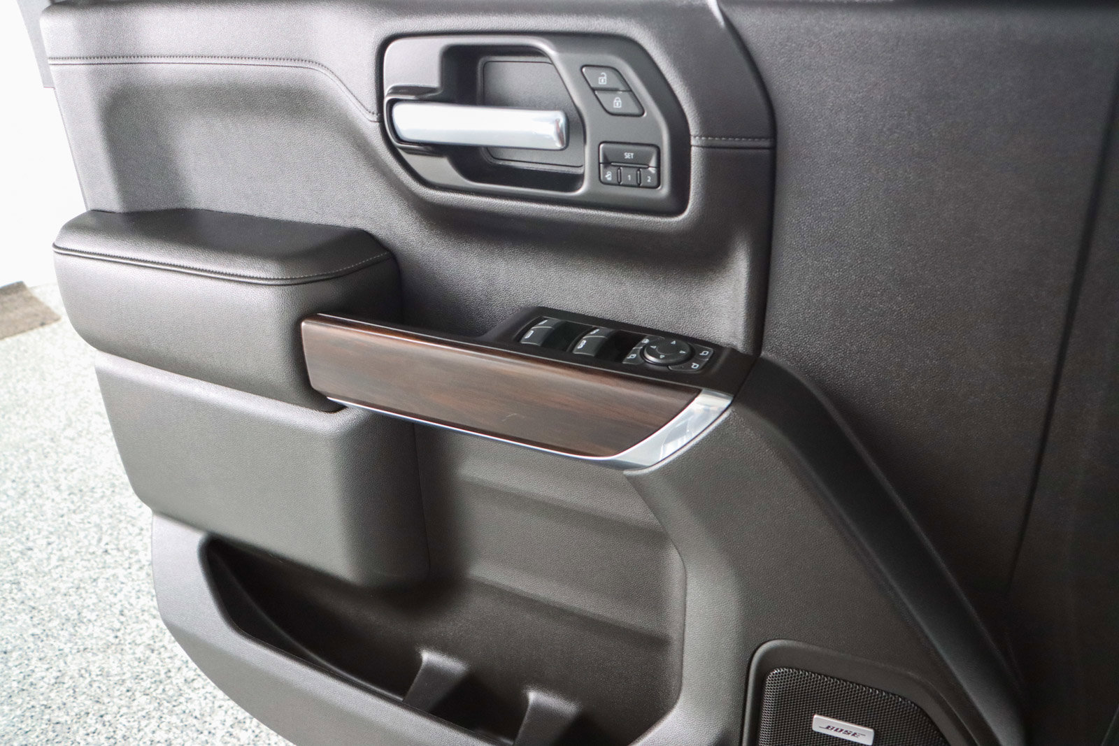 Used 2021 GMC Sierra 1500 SLT image 25