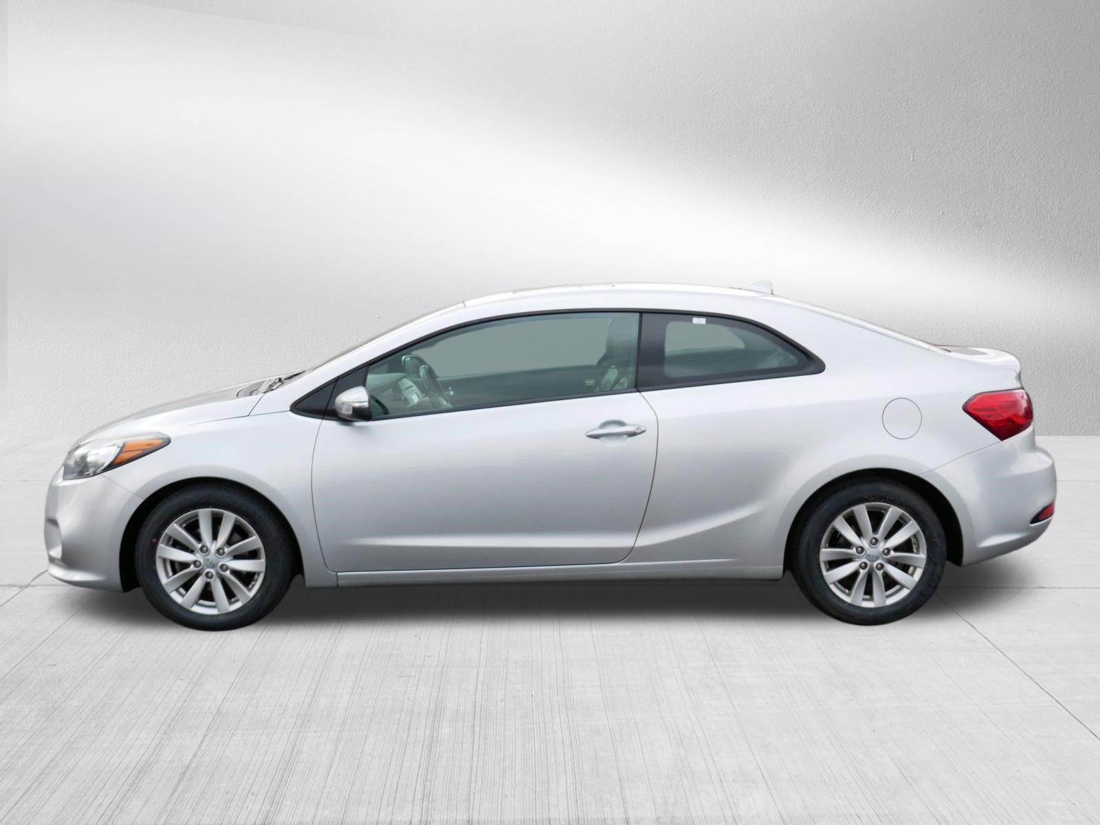 Used 2015 Kia Forte Koup EX w/ EX Premium Package FWD image 4