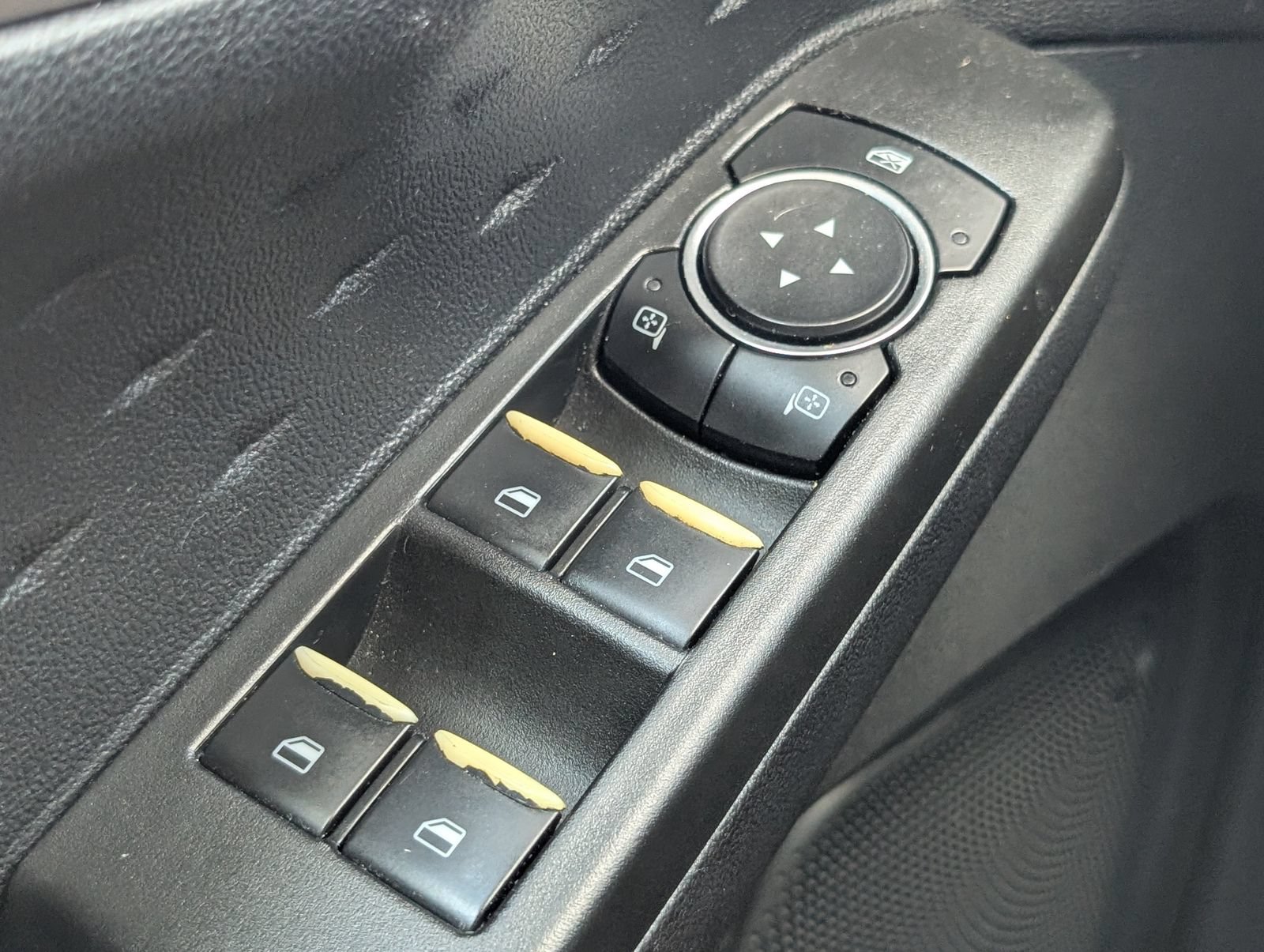 Used 2020 Ford Escape SEL FWD image 13