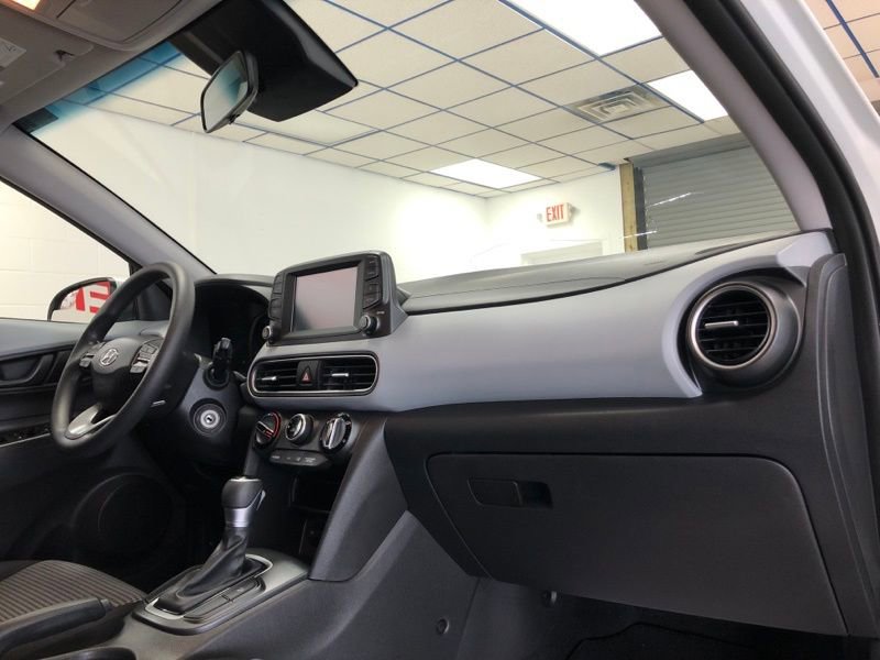 Used 2021 Hyundai Kona SE image 12