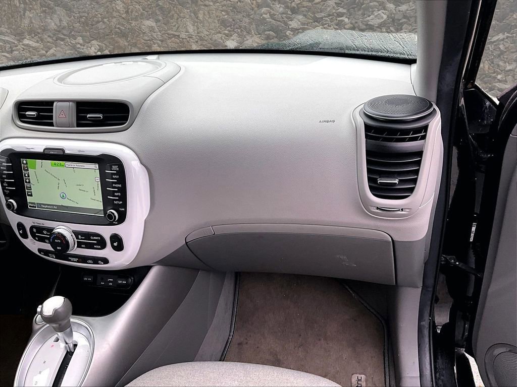 Used 2017 Kia Soul EV image 11