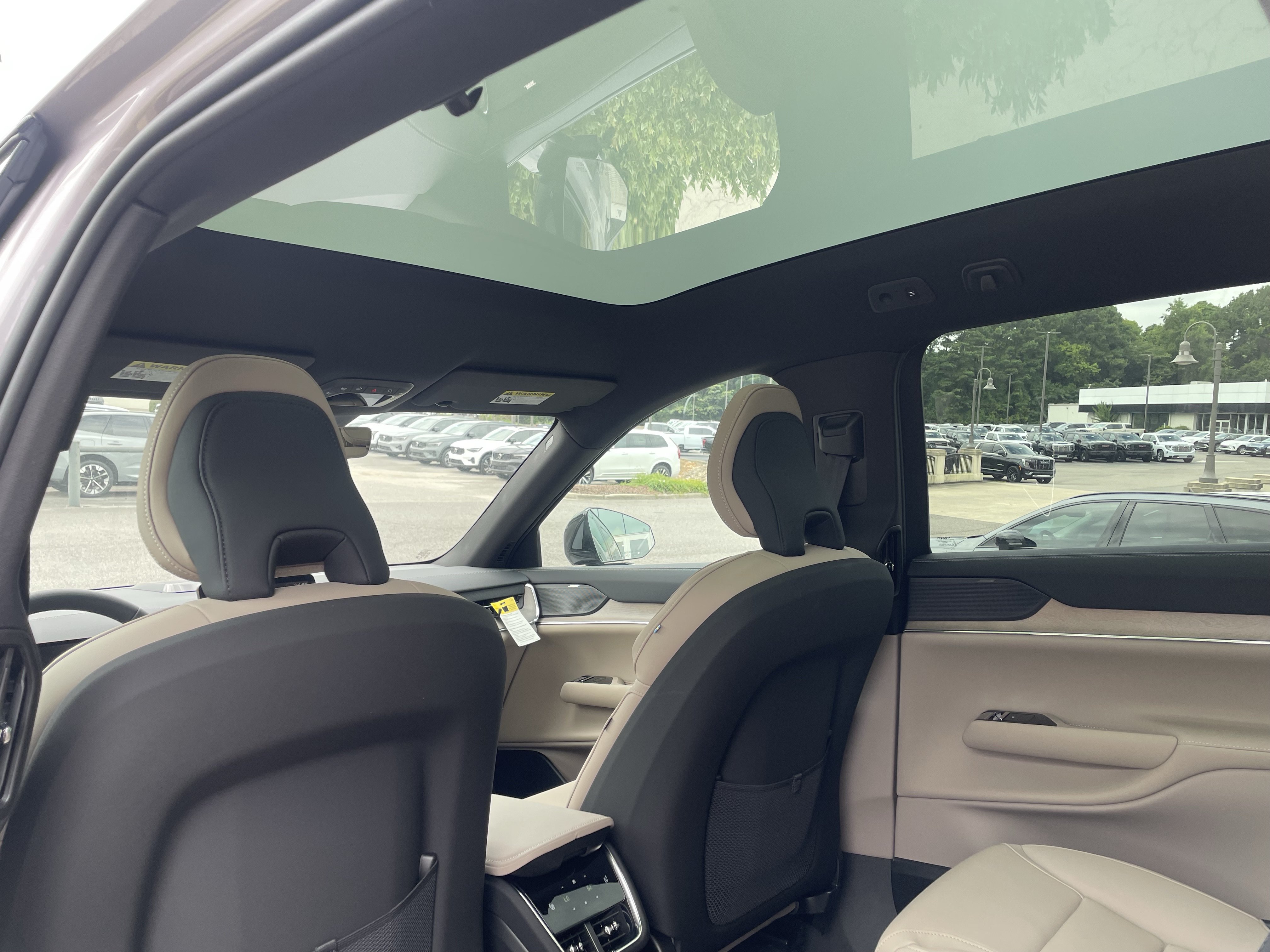 New 2026 Volvo EX90 Plus RWD image 6