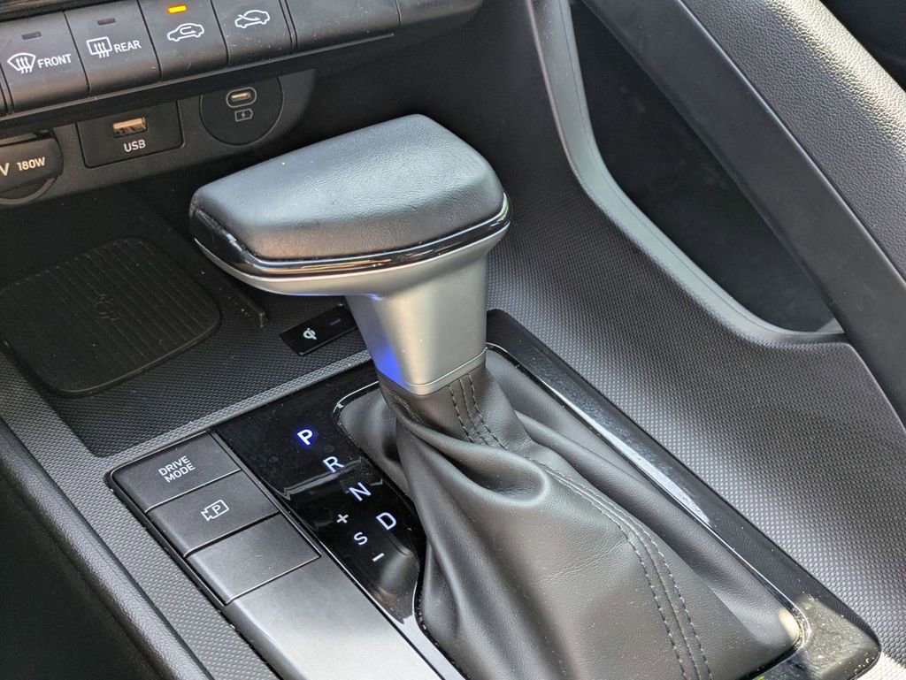 Certified 2025 Hyundai Elantra Sport image 23