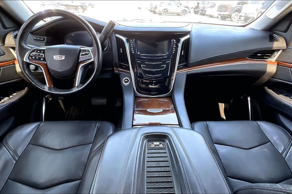 Used 2020 Cadillac Escalade Luxury RWD image 7