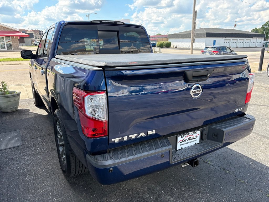 Used 2018 Nissan Titan SV w/ SV Convenience Package RWD image 5