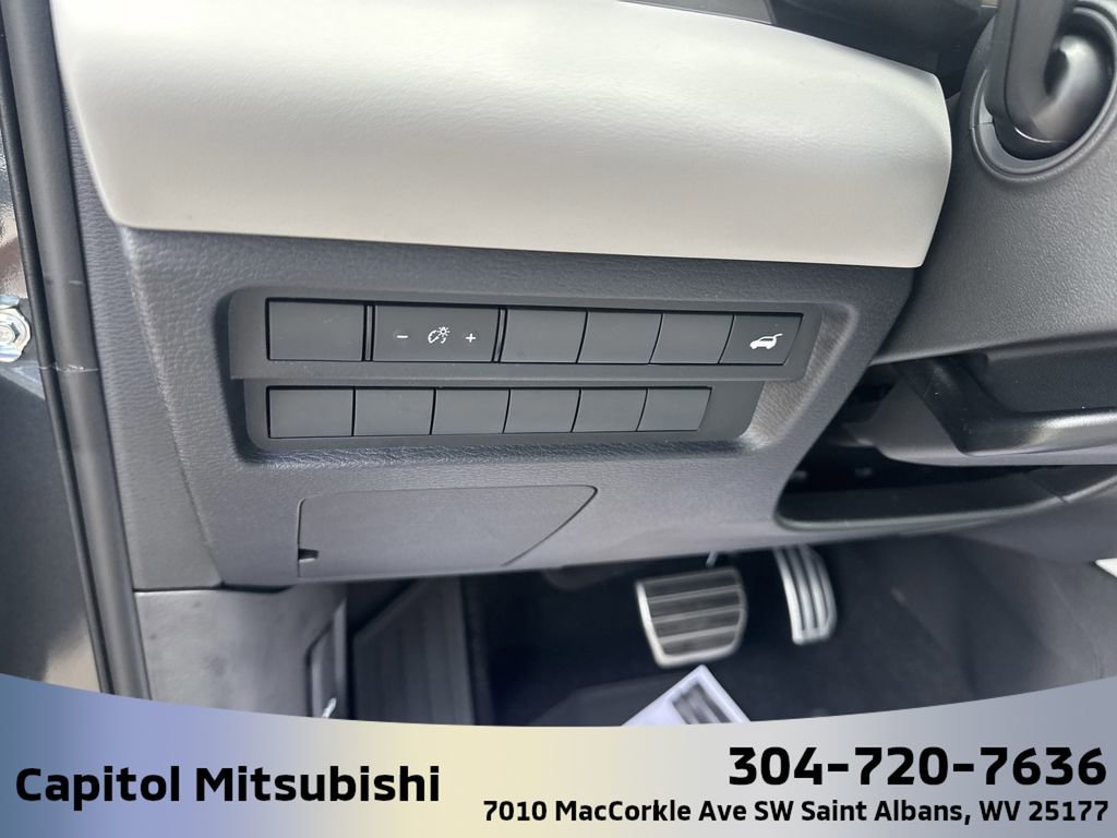 New 2025 Mitsubishi Outlander SEL image 19