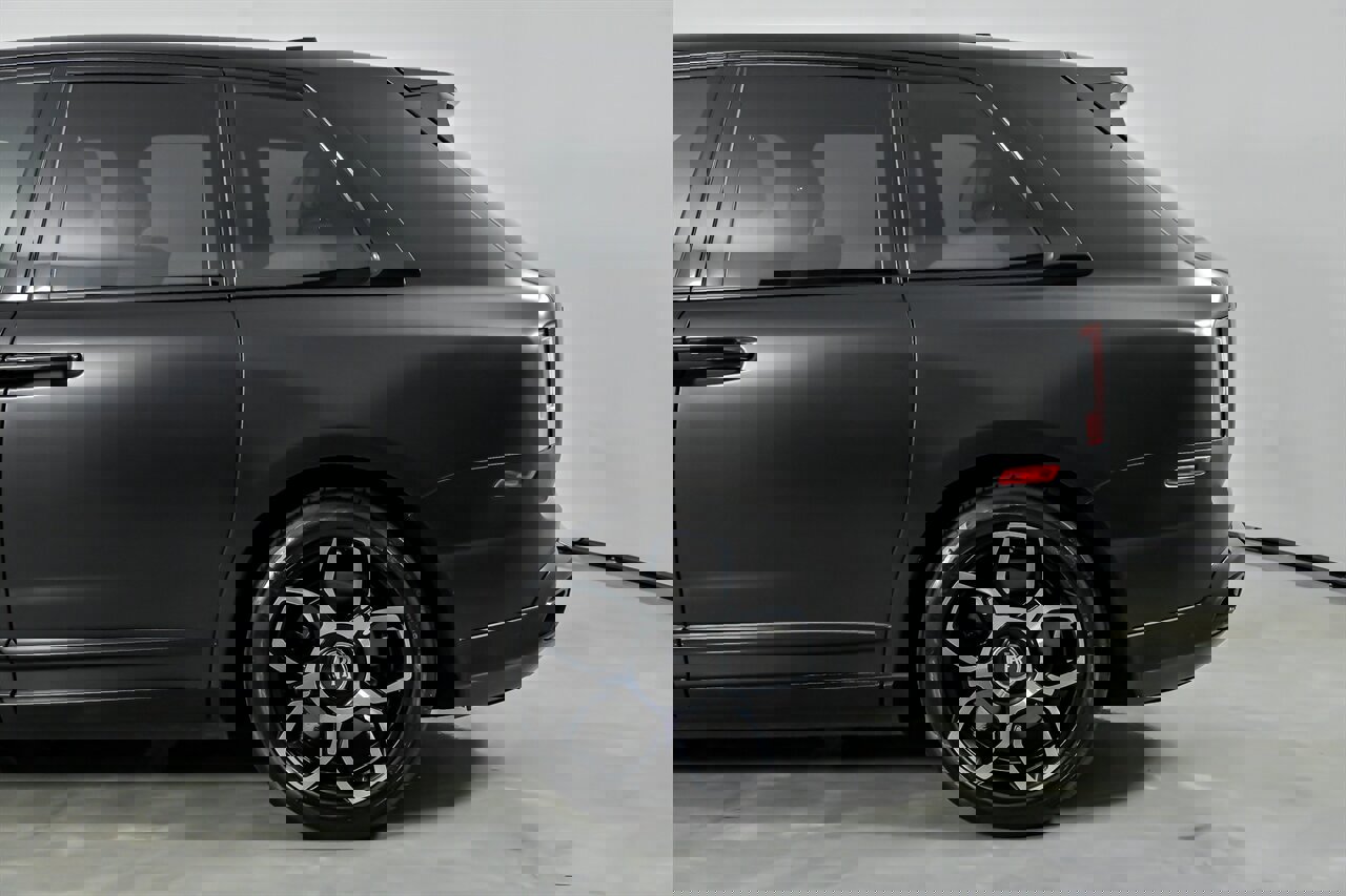 Used 2019 Rolls-Royce Cullinan image 9