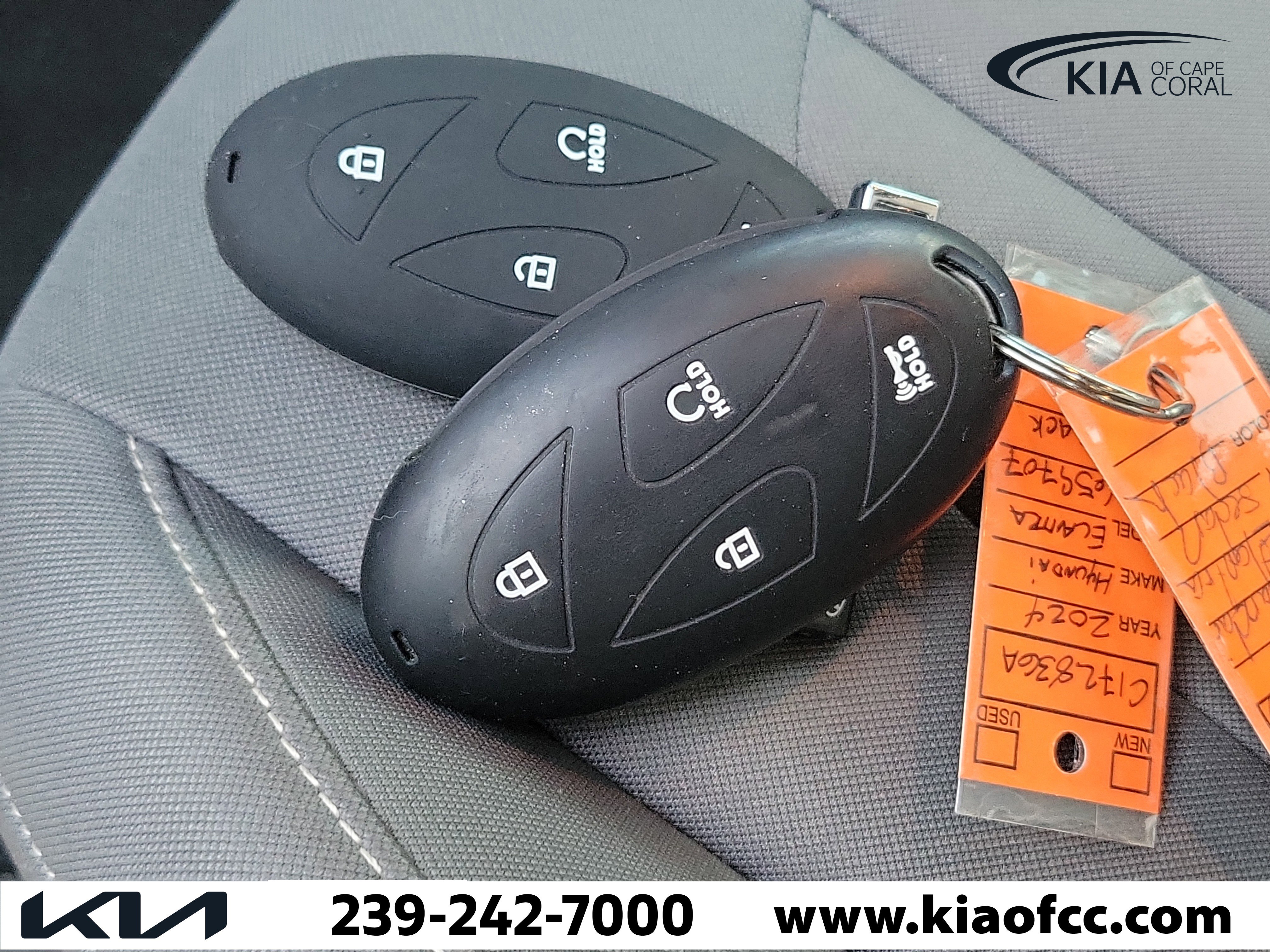 Used 2024 Hyundai Elantra SEL image 32