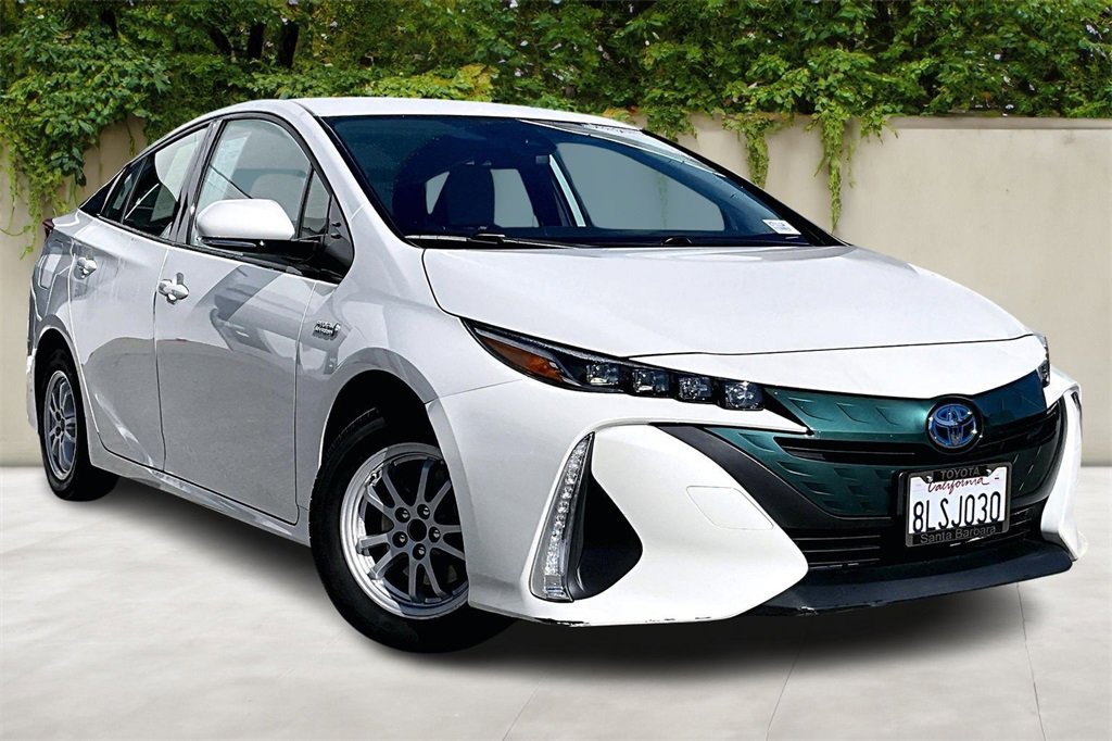 Certified 2020 Toyota Prius Prime LE image 1