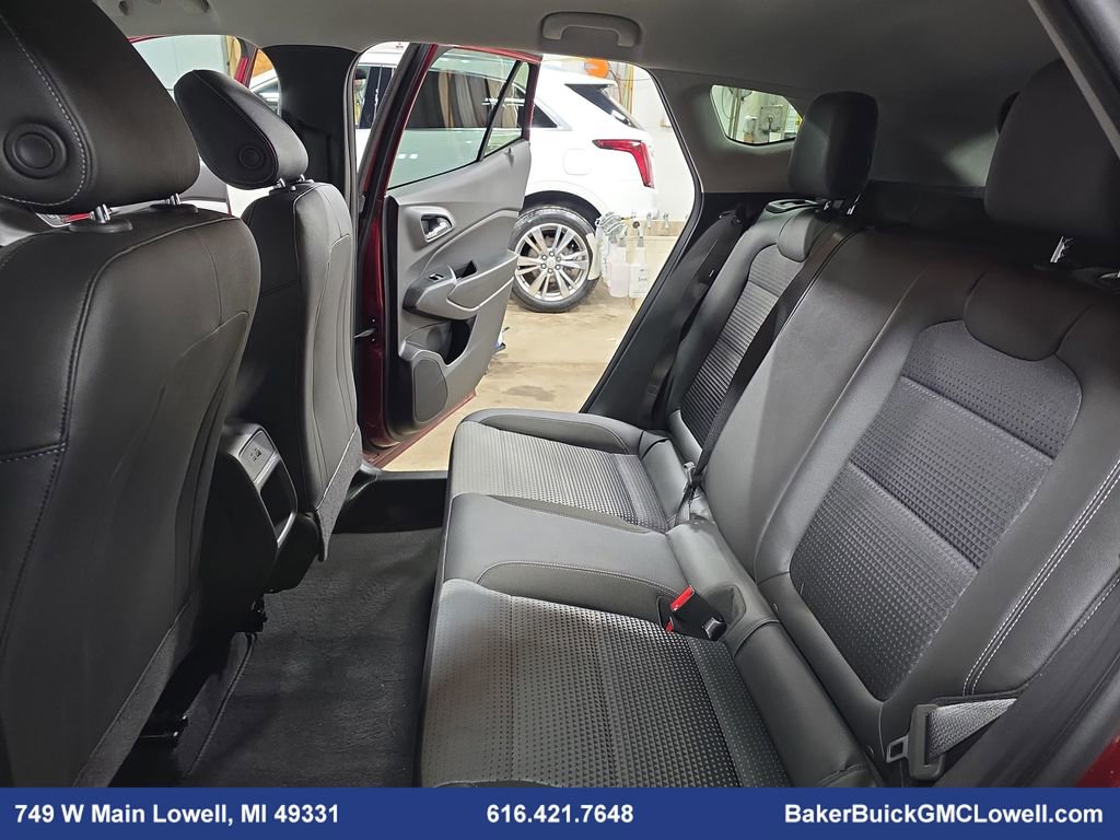 Used 2025 Chevrolet Trax LT w/ LT Convenience Package image 13
