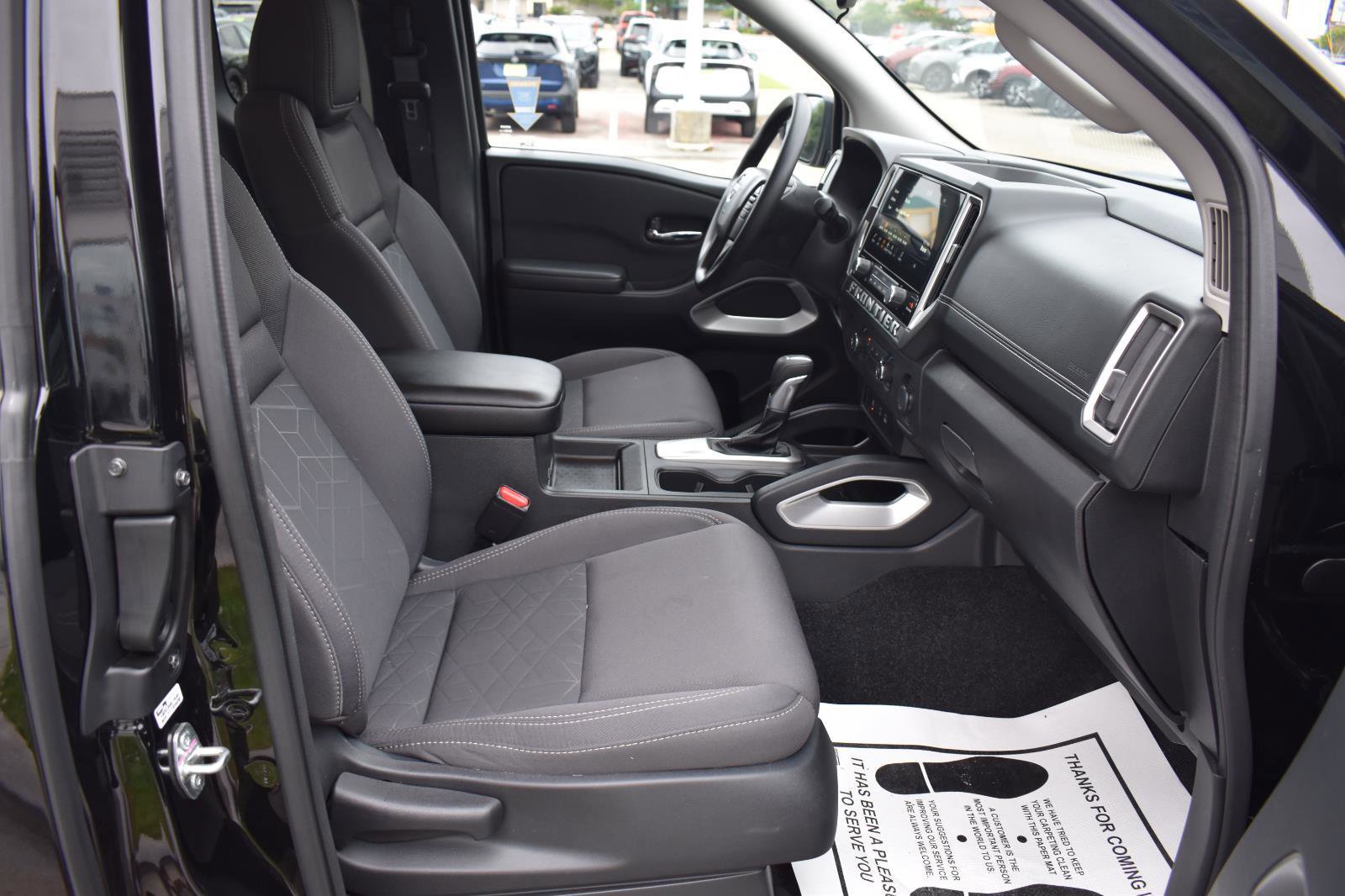 Used 2025 Nissan Frontier SV image 46