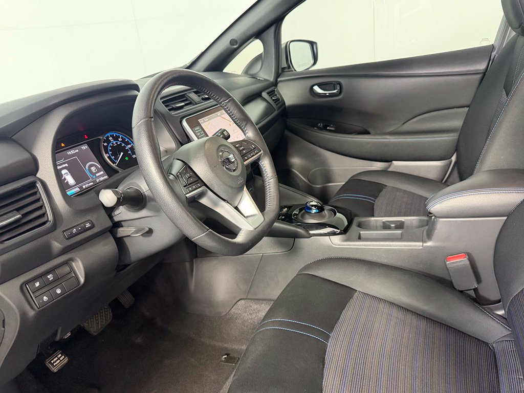 Used 2022 Nissan Leaf SV FWD image 16