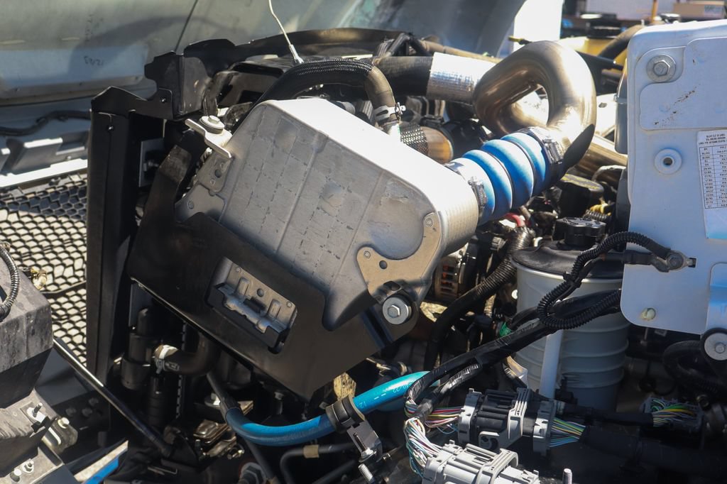 Used 2022 Ford F650 2WD Regular Cab Super Duty image 12
