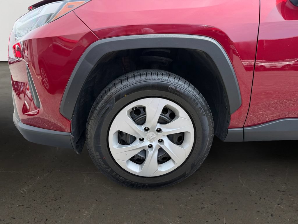 Used 2024 Toyota RAV4 LE AWD/4WD image 27
