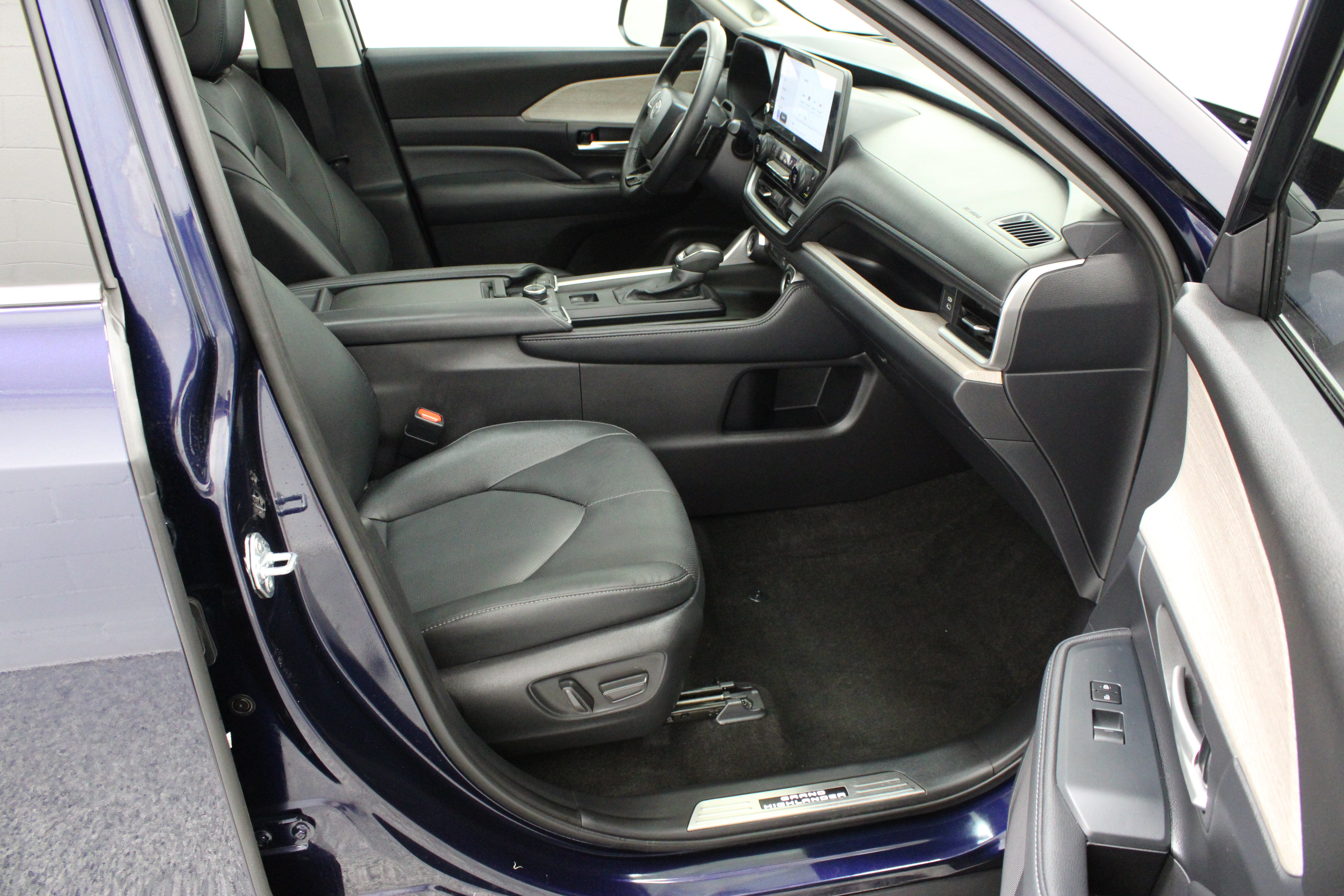 Used 2026 Toyota Grand Highlander AWD image 41