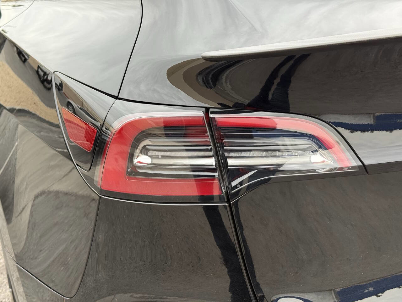 Used 2023 Tesla Model Y Performance image 35