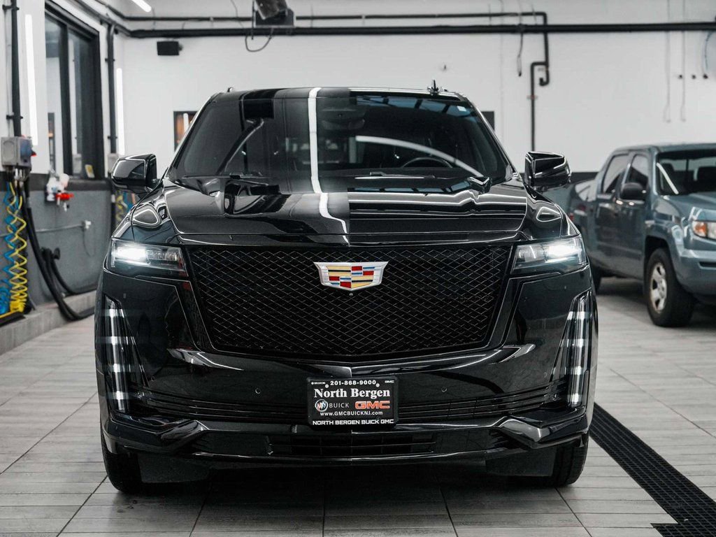 Used 2024 Cadillac Escalade Sport image 2