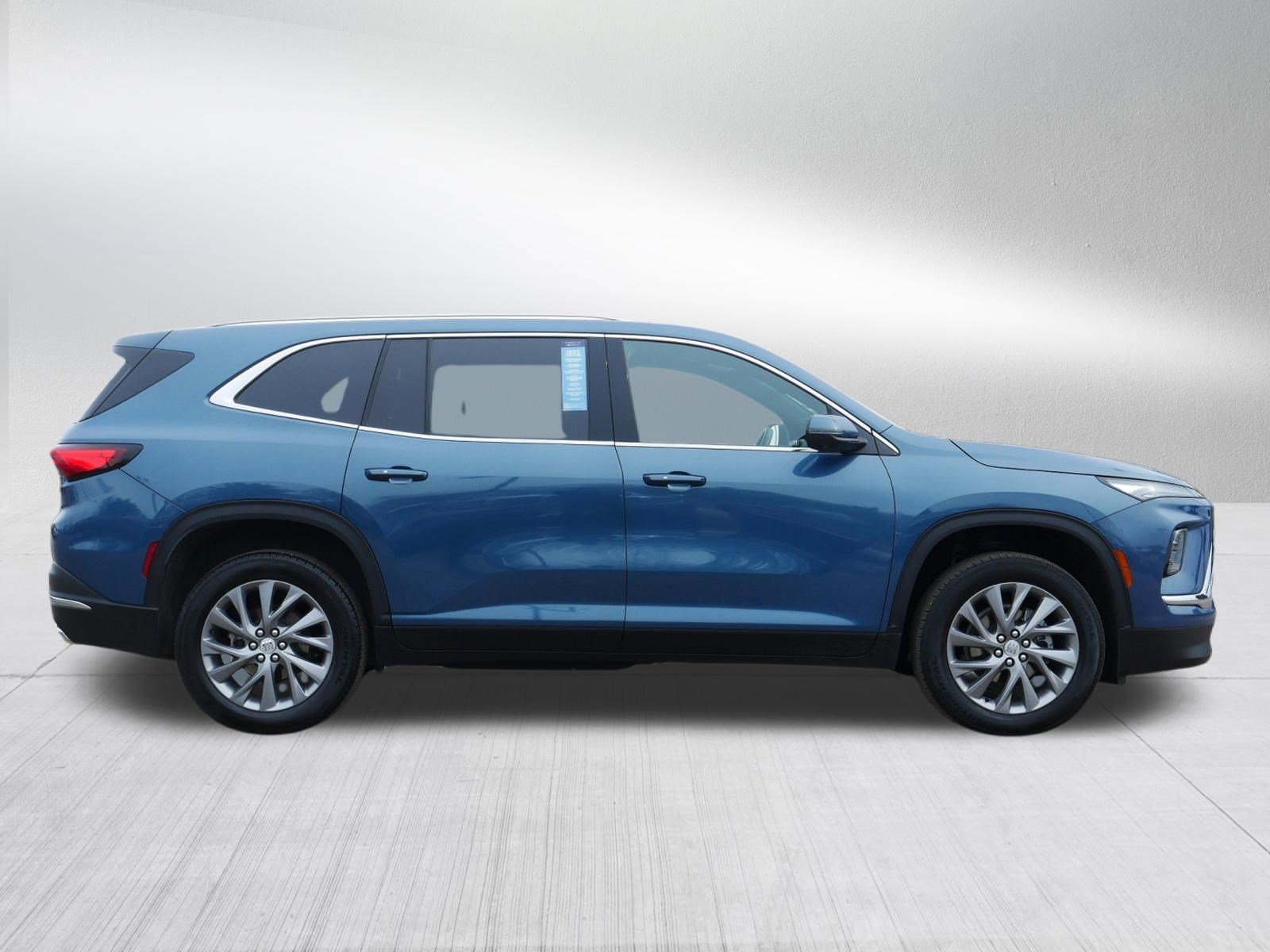Certified 2025 Buick Enclave Preferred image 8
