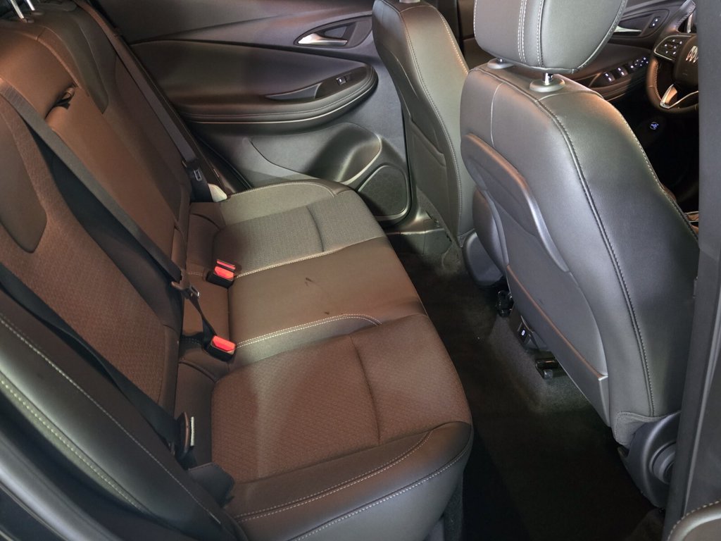 Used 2025 Buick Encore GX Preferred w/ Comfort Package FWD image 16