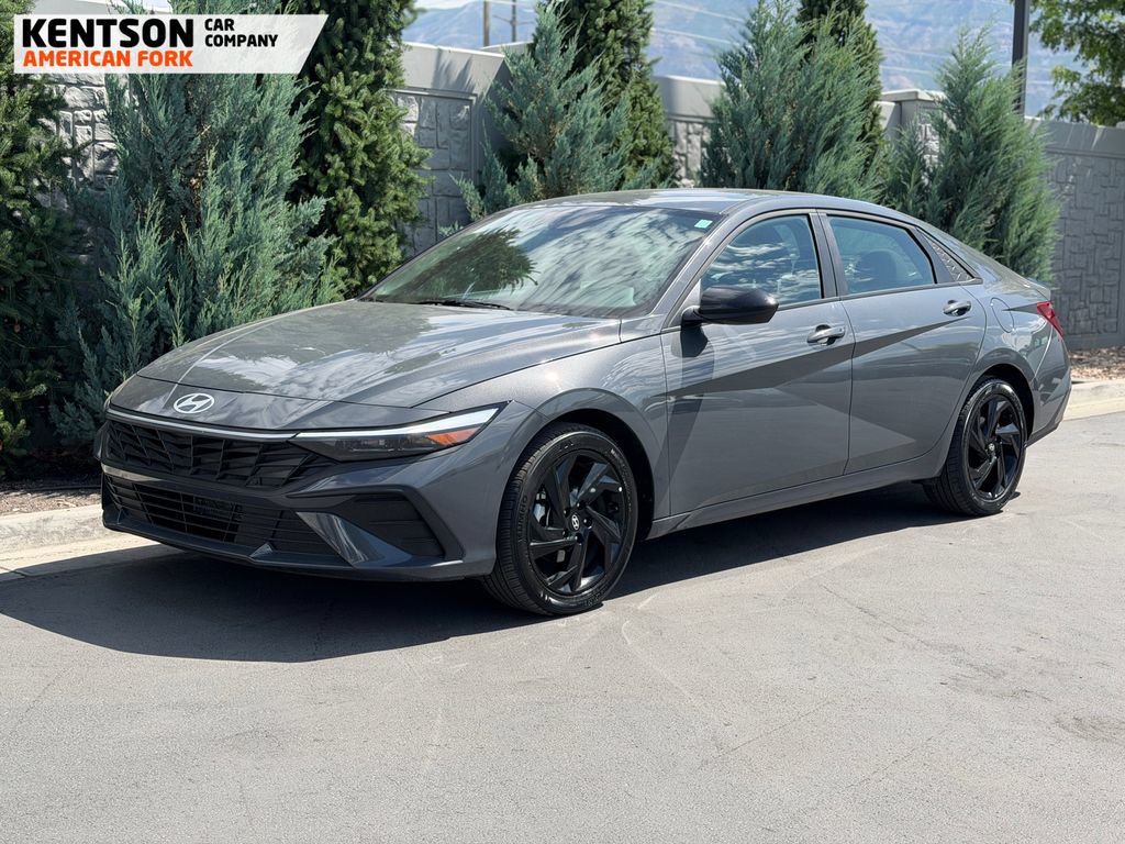 Used 2026 Hyundai Elantra Sport FWD image 3