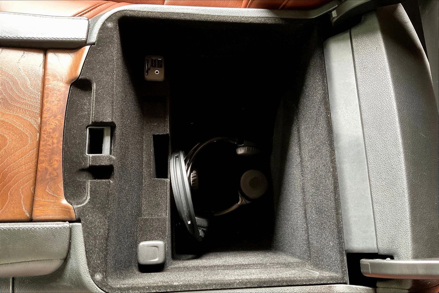 Used 2015 Cadillac Escalade ESV Premium image 16