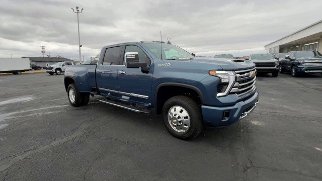 New 2026 Chevrolet Silverado 3500 High Country image 2
