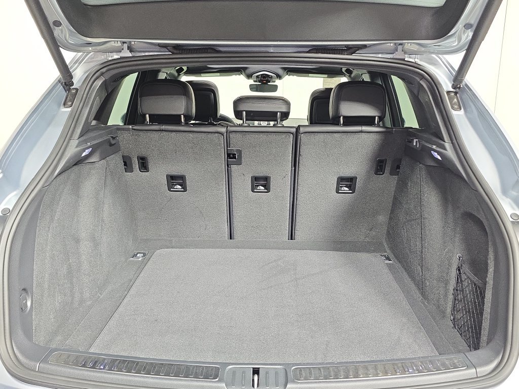 Certified 2026 Porsche Macan AWD/4WD image 25
