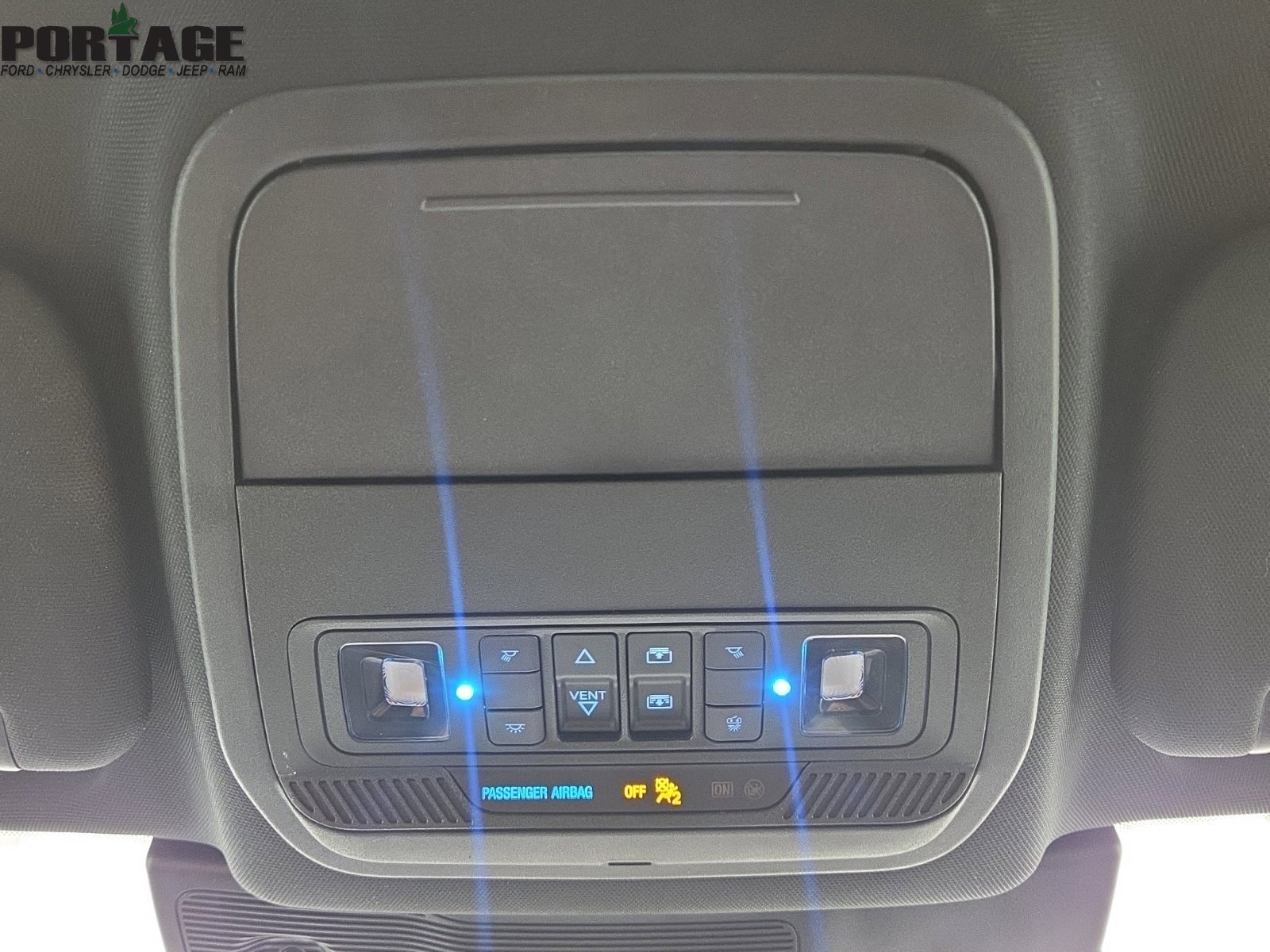 Used 2022 Ford Explorer Platinum w/ Class IV Trailer Tow Package AWD/4WD image 26