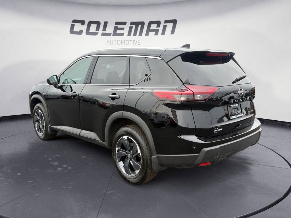 Used 2026 Nissan Rogue SV w/ SV Premium Package image 3
