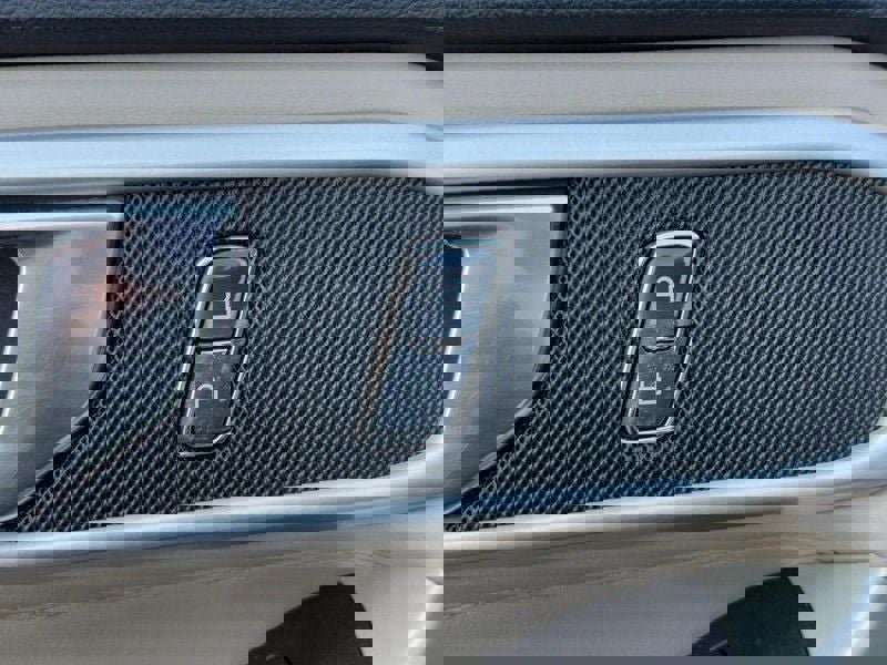 Used 2021 Ford Explorer XLT w/ Equipment Group 202A image 26