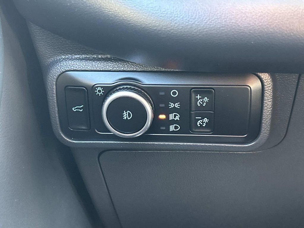 Used 2025 Ford Explorer ST-Line w/ ST-Line Street Pack image 32