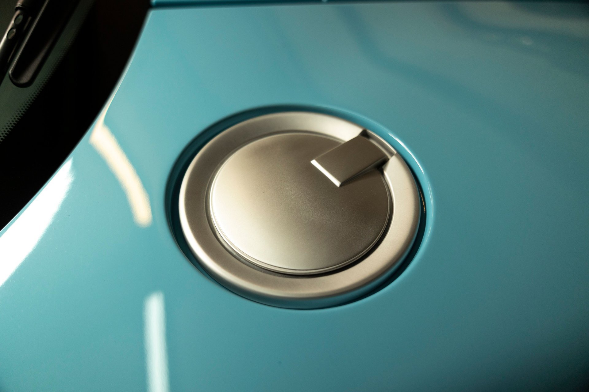 Used 2006 Ford GT RWD image 35