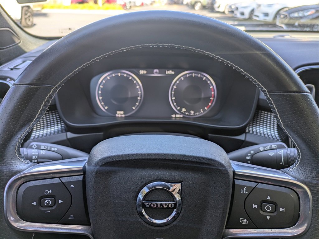 Used 2021 Volvo XC40 T5 R-Design w/ Climate Package image 35