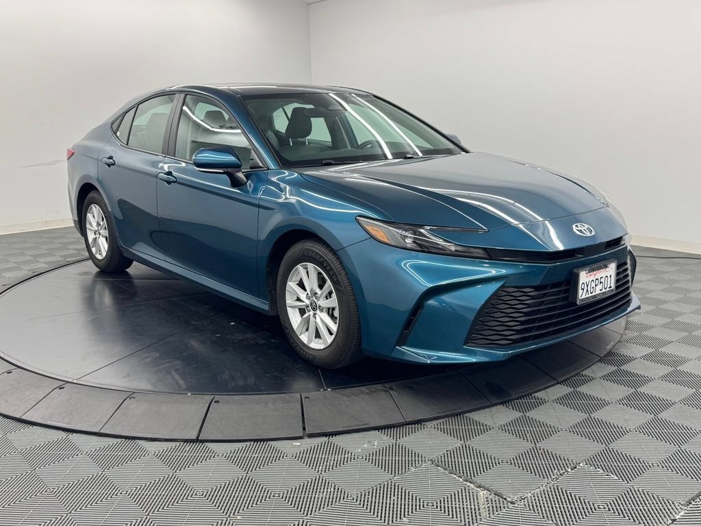 Used 2026 Toyota Camry LE w/ Convenience Package FWD image 4