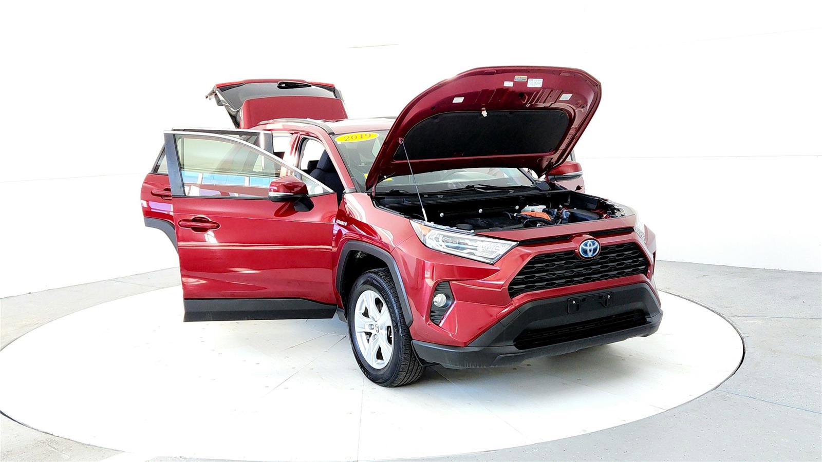 Certified 2019 Toyota RAV4 XLE w/ Convenience Package image 9