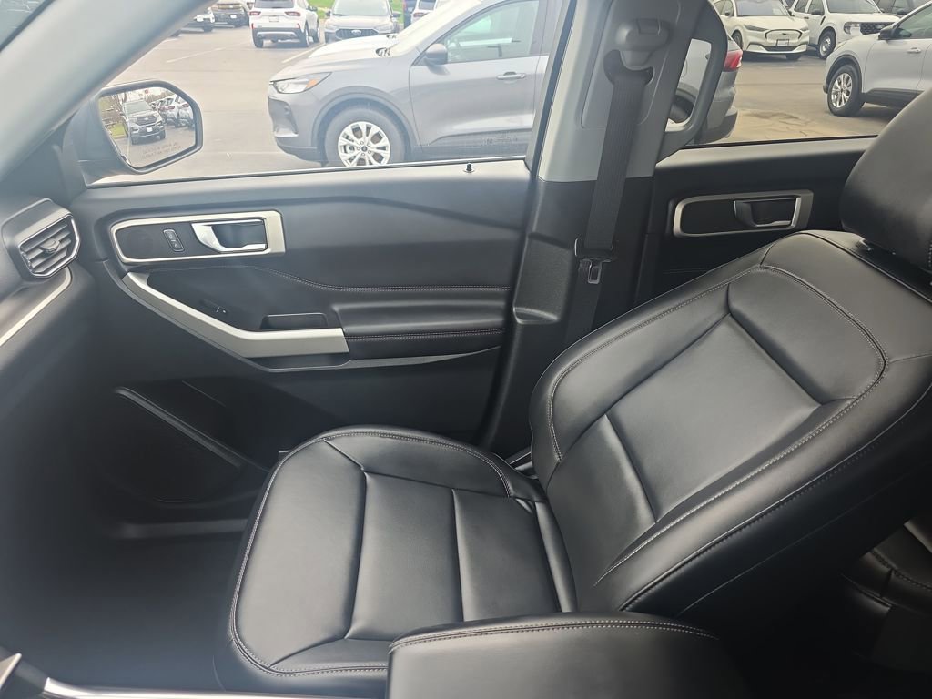 Certified 2024 Ford Explorer XLT w/ Equipment Group 202A AWD/4WD image 36