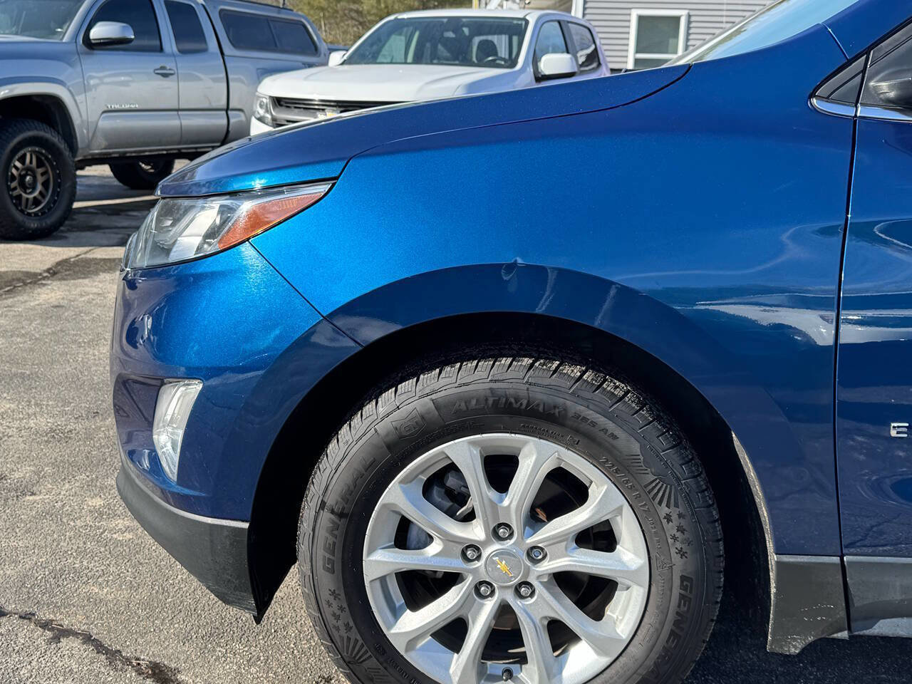 Used 2019 Chevrolet Equinox LT FWD image 11